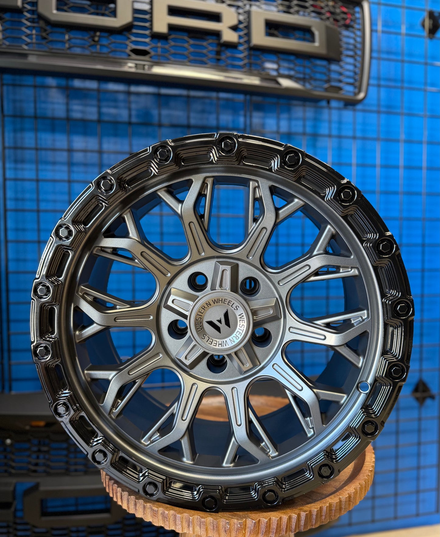 Western Wheels JD83 Gunmetal & Black Lip 17x9 -12 ET 5x127/139 Jeep JK/JL, Gladiator & Ram Set de 4 Aros