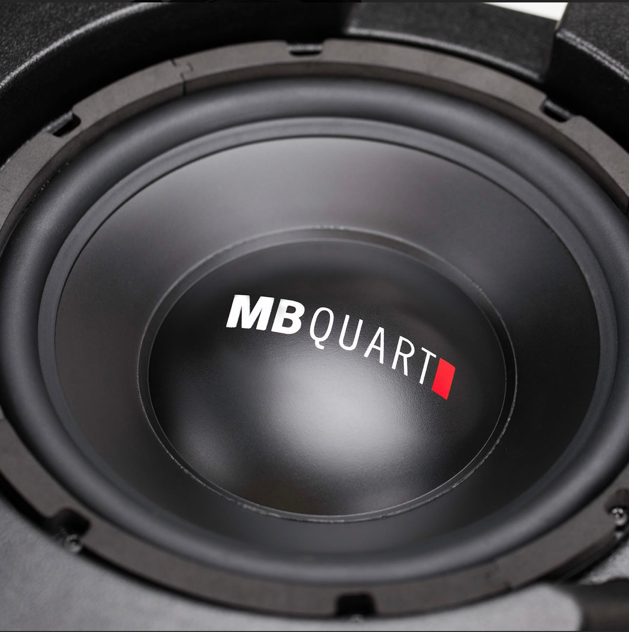 MB QUART Bajo 10” 400 Can-Am X3 Sistema Incluye Cajon, Bajo & Amplificador MBQX-SUB-2