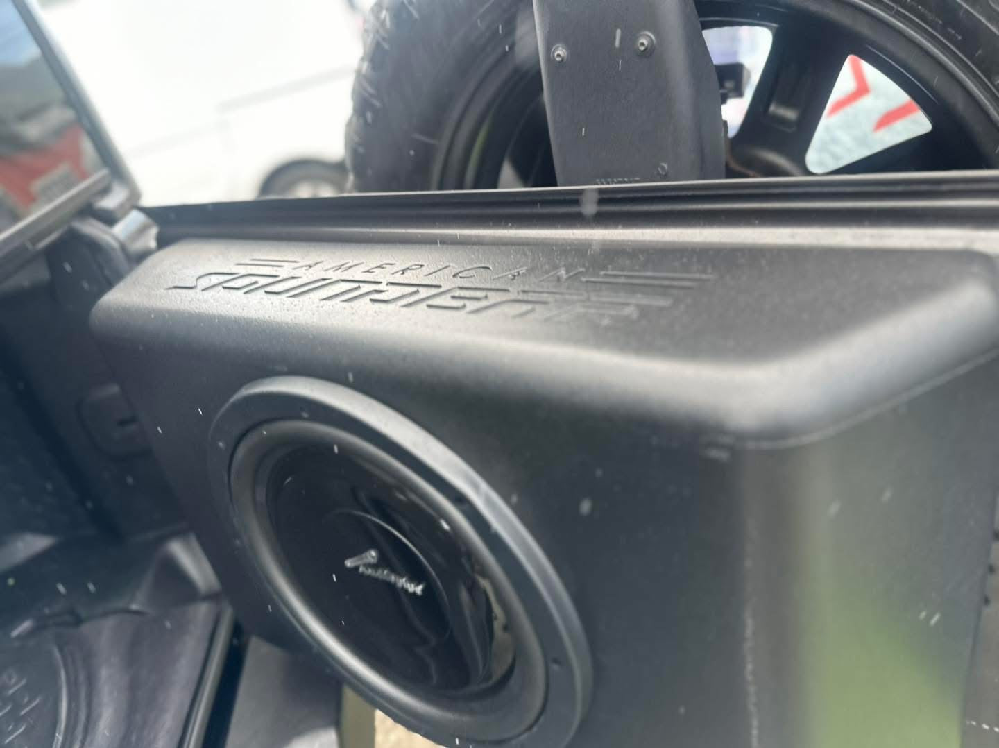 American Sound Bar Cajon de Bajo 12” Compuerta Jeep JL 18-24 JK 07-18