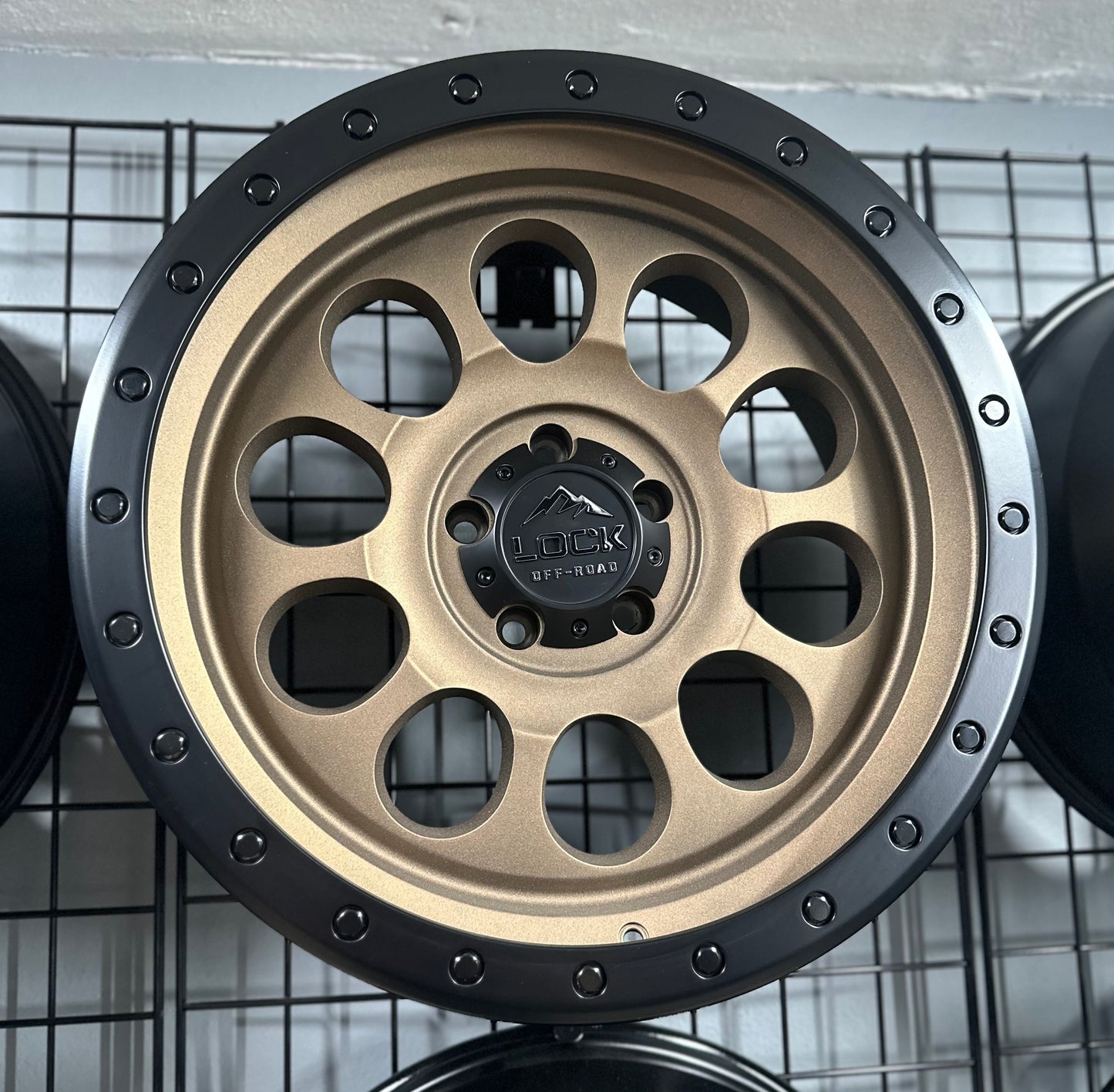 Lock Offroad Wheel 20x9 50Cal 5x127  Matte Desert Bronze Jeep JK/JL & JT Set de 4 Aros Entrega Gratis