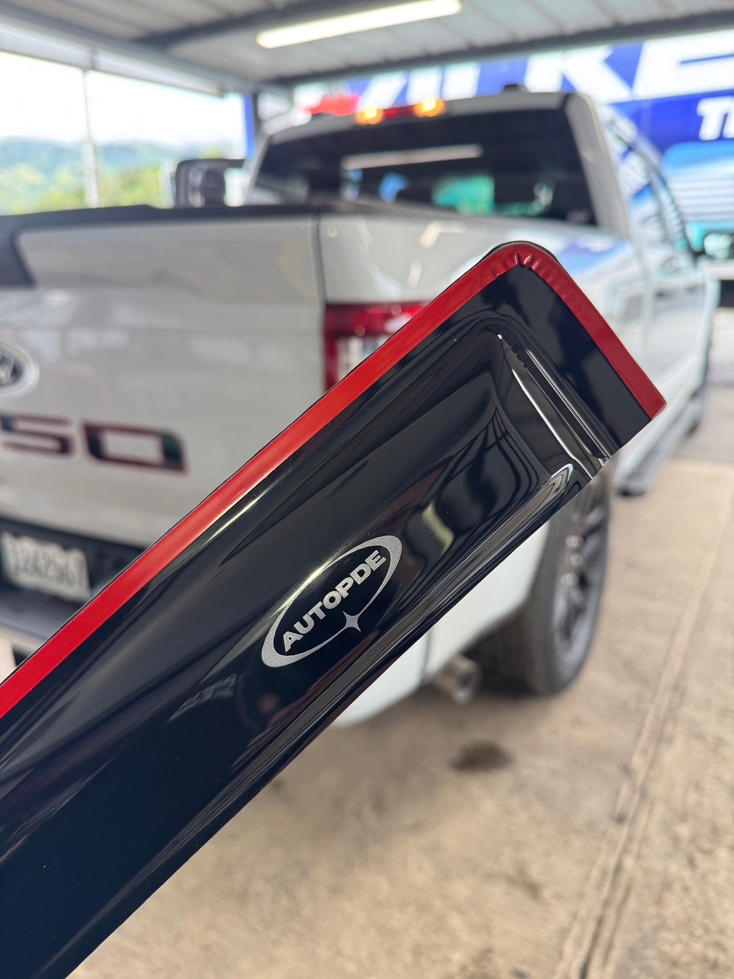 APDE VENTVISOR INCHANNEL F150 2021-2026 4 PUERTAS