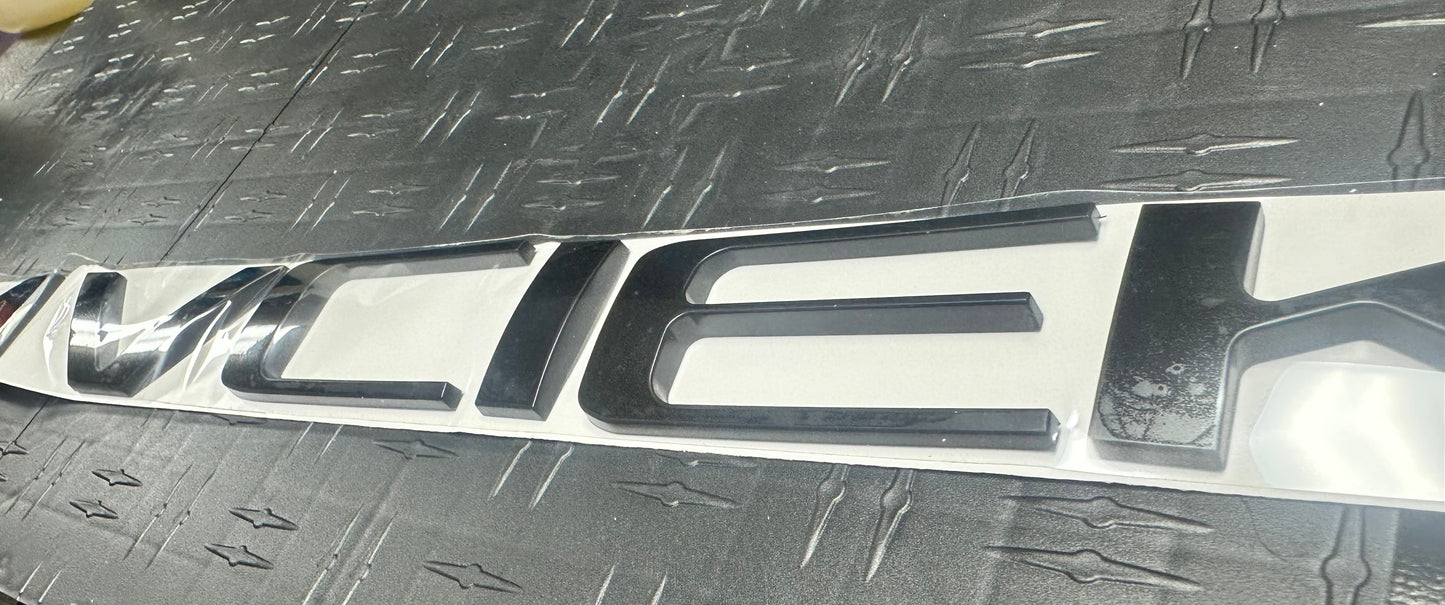 Letras de Compuerta Ford Maverick 2022-2025 Negro ABS Plastic 3D