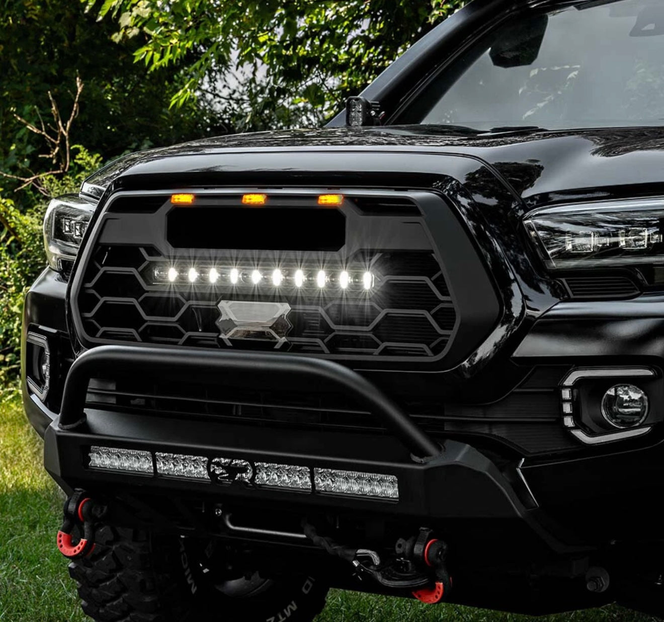Parrilla Tipo Tundra TRD PRO Tacoma 16-23 con Led Bar