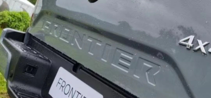 Letras de Compuerta Nissan Frontier Pro 4X 2022-2025 Negro Matte 3D